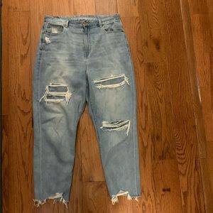 American Eagle Curvy Mom Jeans High Rise